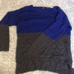 Cozy knit women’s sweater - size L